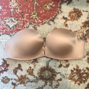 Victoria’s Secret bombshell strapless bra add 2 cup sizes